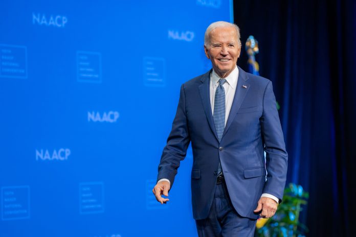 Biden da positivo al Covid-19 y se aislará en Delaware