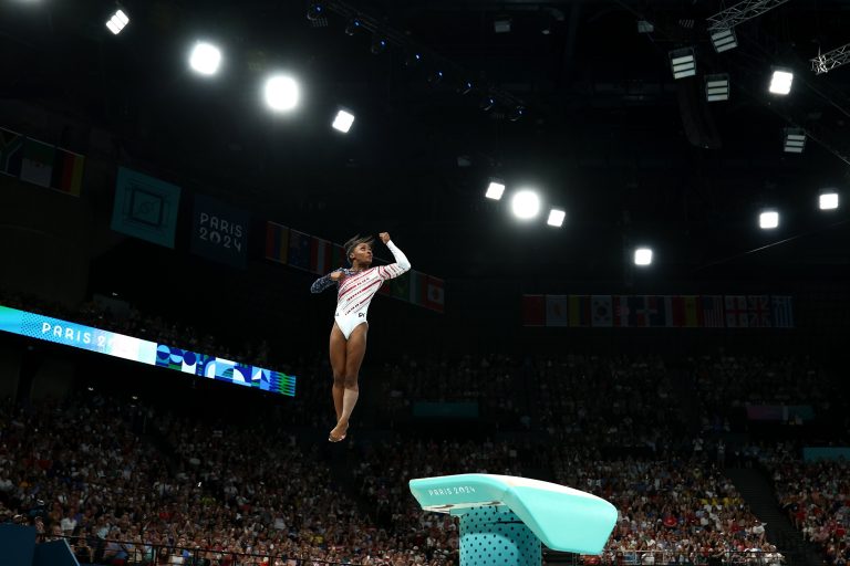 Biles gana su primera medalla de oro en los Juegos Olímpicos