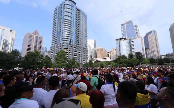 Gran cantidad de venezolanos se congregaron en Charlotte