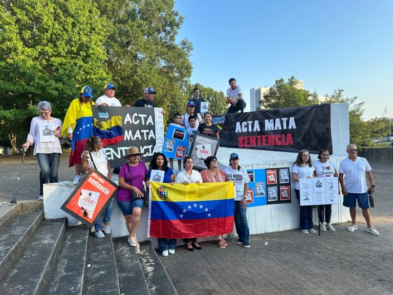 "Acta mata sentencia": Venezolanos en Charlotte se unieron a protesta