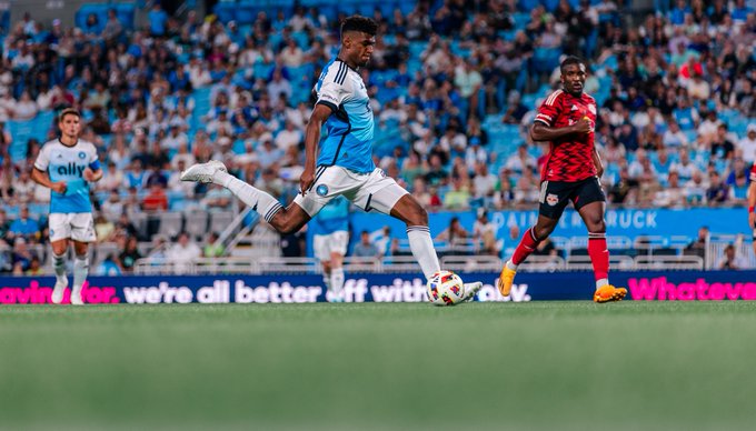 El defensa del Charlotte FC nombrado miembro del Equipo del Día de la MLS