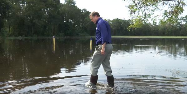 Comisionado Mike Causey insta a los residentes a protegerse tras el paso de Debby