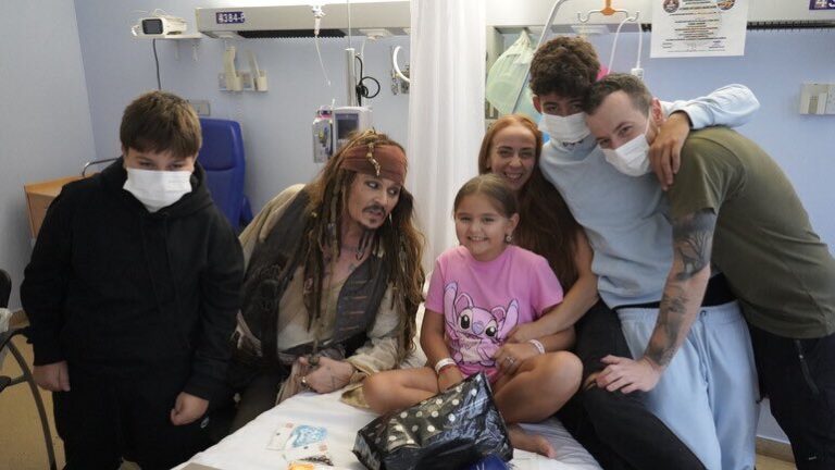 Jack Sparrow sorprendió a niños en un hospital de España