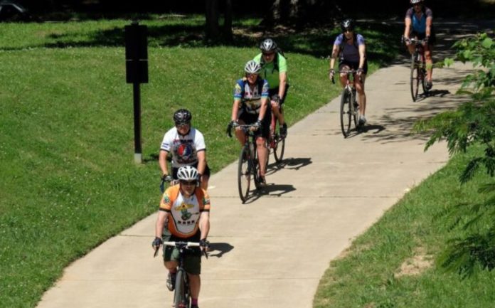 Cuatro pasos para andar en bicicleta de manera educada