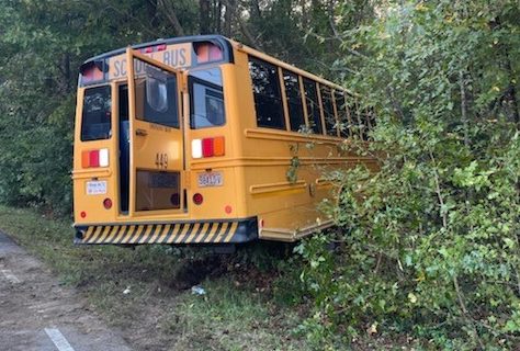 Tres heridos leves tras accidente de autobús escolar en Mill Grove Road