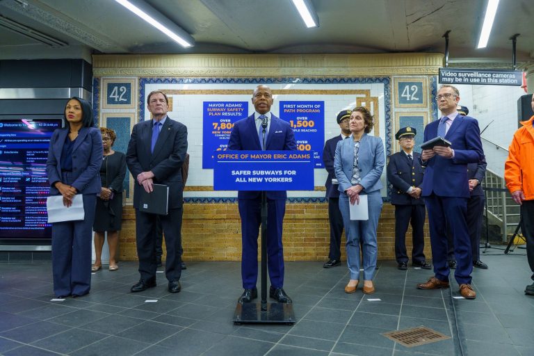 Cerrarán uno de los refugios de migrantes más grandes de New York