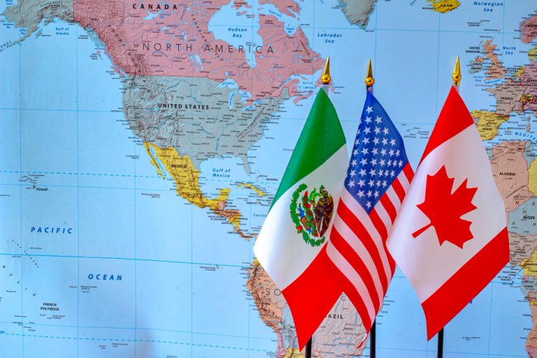 México y Canadá rechazan aumento de aranceles por Trump