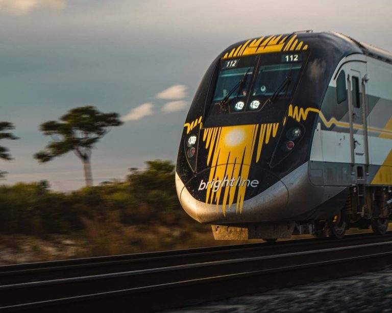 Accidente con tren de alta velocidad dejó 15 heridos en Florida
