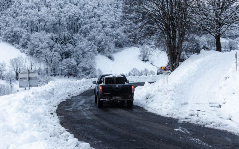 ¿Cómo conducir con seguridad en NC cuando el hielo negro acecha?