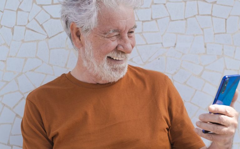 Taller «Dispositivos inteligentes para personas mayores»