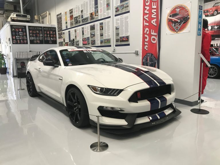 ¿Sabía que Carolina del Norte cuenta con un "Mustang World"?