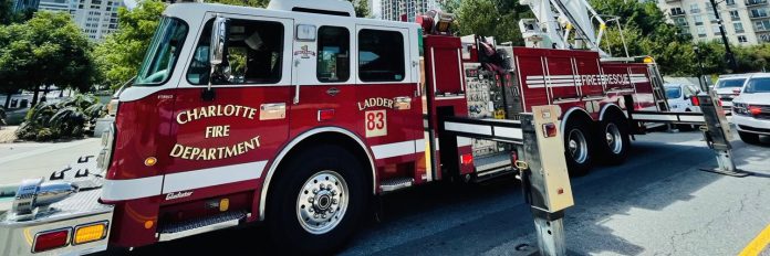 Murió bombero en un incendio que dejó varios heridos