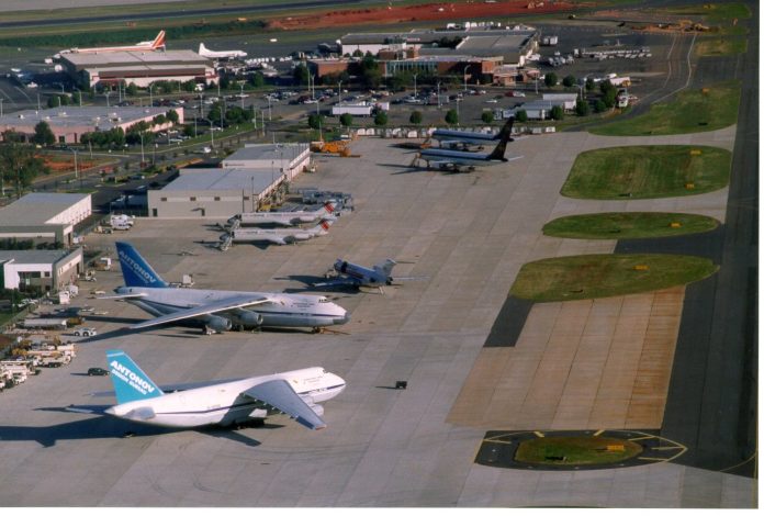 Demoras y cancelaciones por nevada en Aeropuerto Internacional Charlotte-Douglas