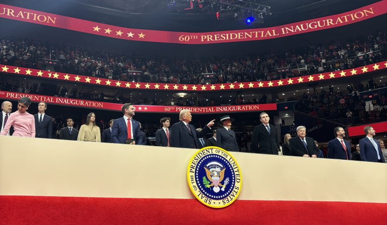 Trump firmó las primeras órdenes ejecutivas