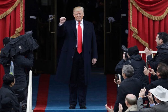 Trump critica respuesta federal a desastres en NC durante discurso inaugural