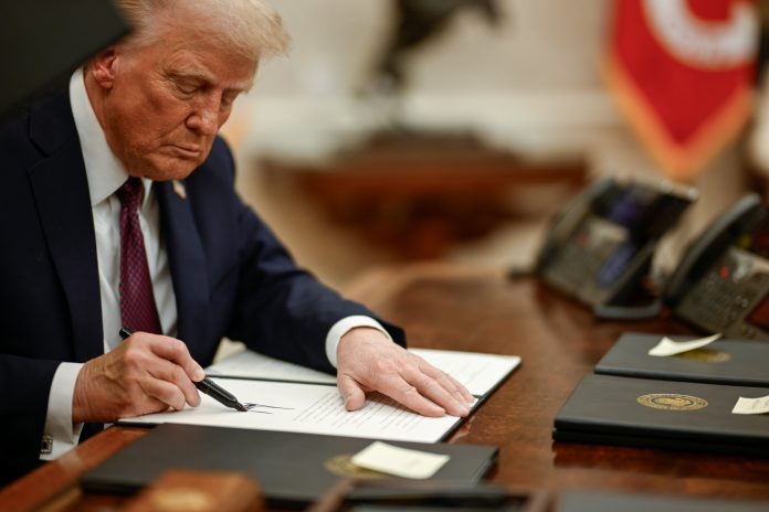 Trump aprobó una serie de órdenes ejecutivas para la crisis migratoria