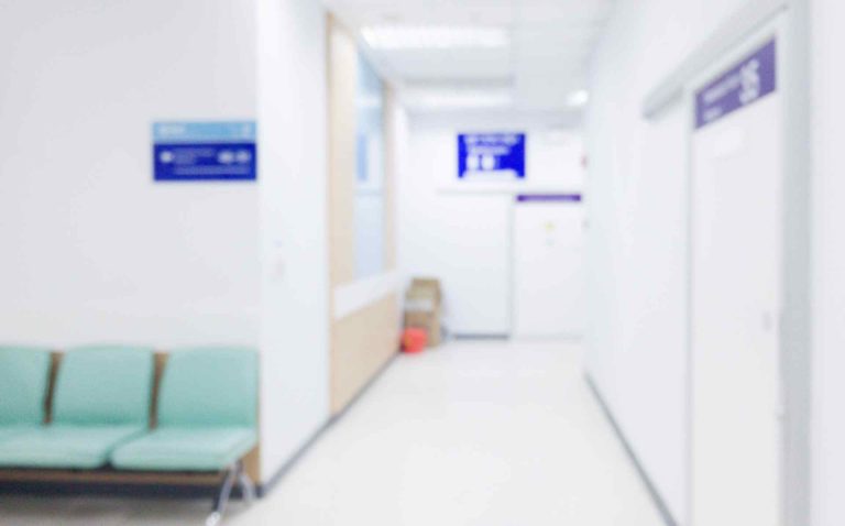 Amplían programa de pago de hospitales y alivio de la deuda médica
