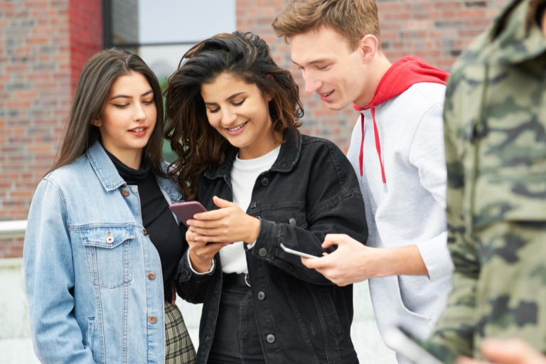 Instagram se une con las escuelas para luchar contra el acoso escolar