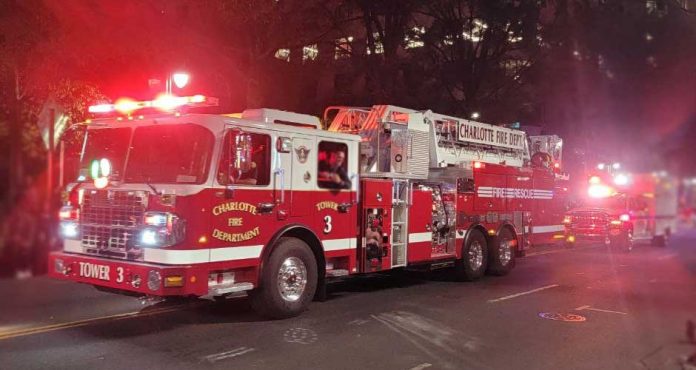 Charlotte Fire prohíbe quemas al aire libre ante el alto riesgo de incendios