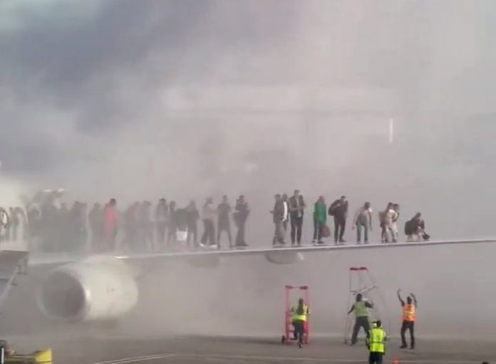 Incendio en avión en Denver