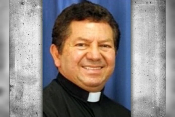 Revocan ciudadanía americana a un exsacerdote