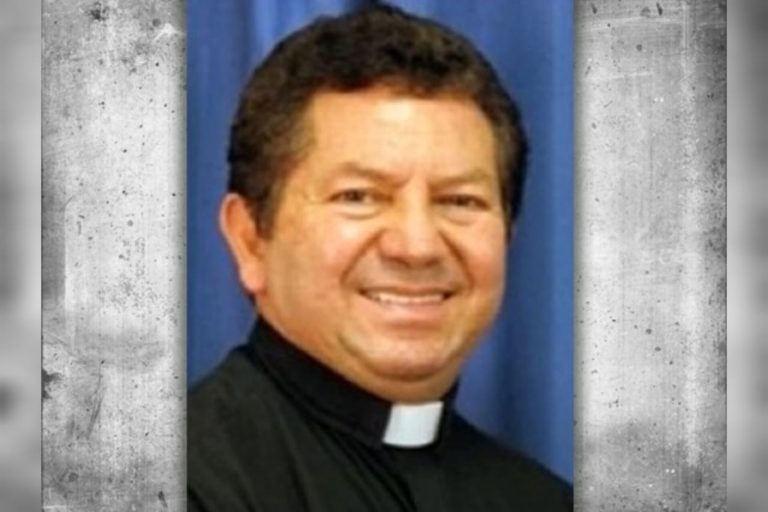 Revocan ciudadanía americana a un exsacerdote