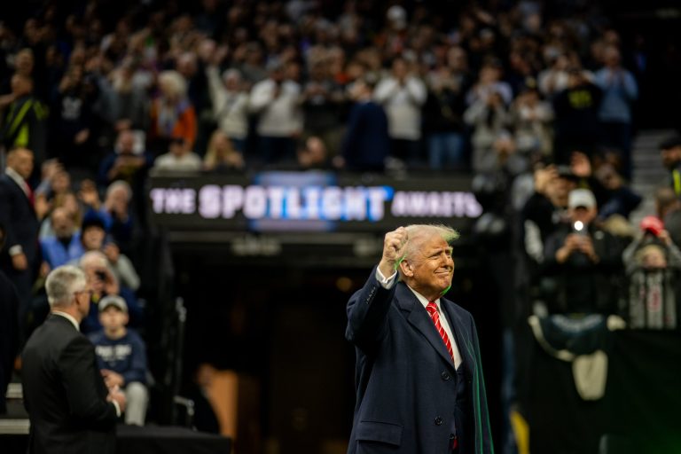 Trump tomará medidas a los abogadosque denuncien sus medidas migratorias