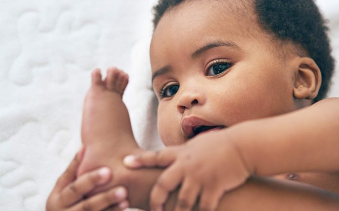 Bebés afromaericanos mueren a un ritmo tres veces mayor que los bebés blancos