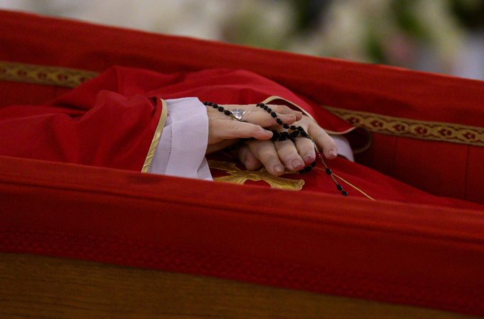 El féretro del papa Francisco será trasladado a la Basílica de San Pedro