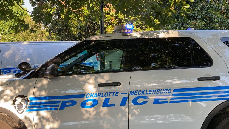 CMPD investiga muerte por arma de fuego