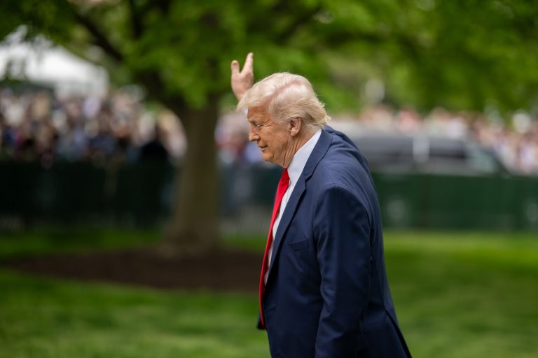Trump criticó a la Corte Suprema por situación con migrantes