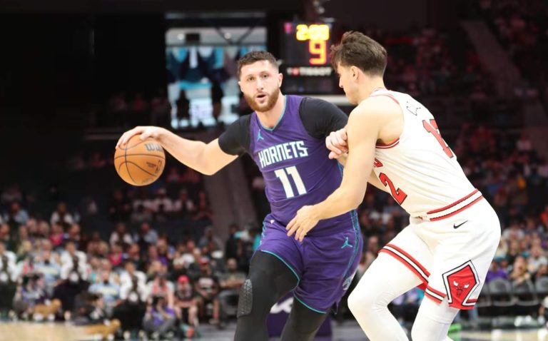 Los Bulls superan a los Hornets con un explosivo segundo cuarto