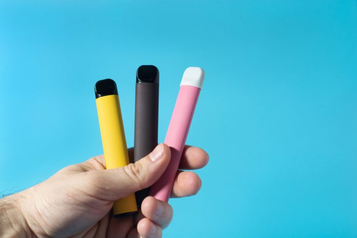 La FDA incautó casi dos millones de cigarrillos electrónicos