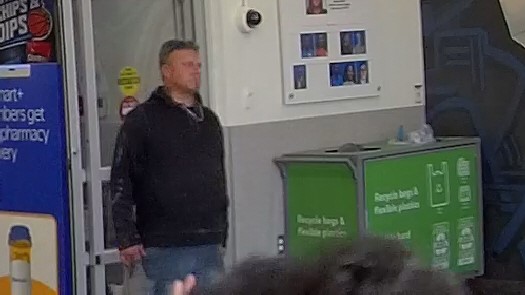 Solicitan colaboración para identificar a presunto ladrón en Walmart