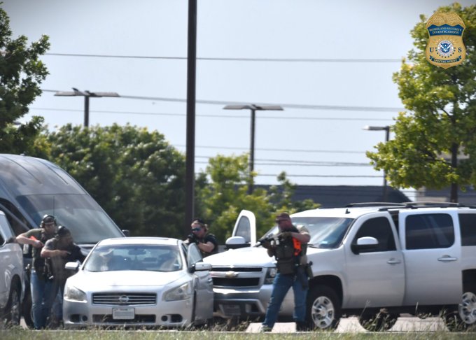 Confirman detención de dos personas por ICE en Monroe