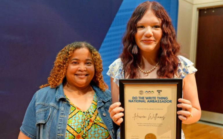 Estudiante de Mecklenburg será Embajadora Nacional de concurso de escritura