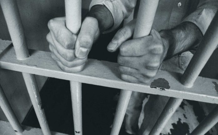 18 acusados por delitos violentos y de inmigración