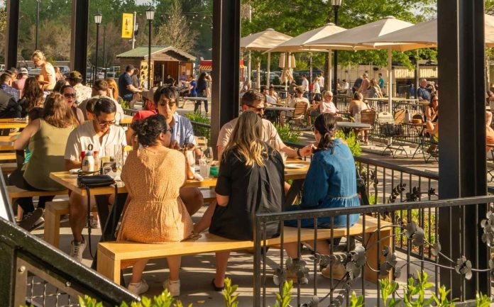 Música en vivo gratis en Olde Mecklenburg Brewery & Biergarten
