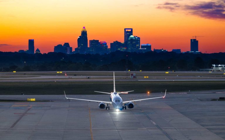 Aeropuerto de CLT listo para el Día de los Caídos y el verano