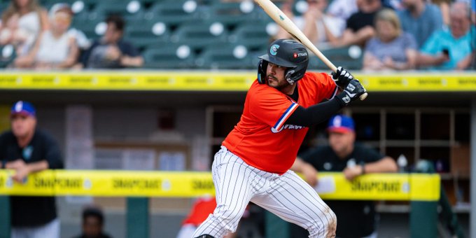 Lipcius y Narvaez ambos jonronean en la victoria de los Knights