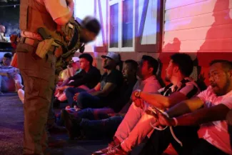 Arrestan a más de 70 migrantes indocumentados en un club nocturno