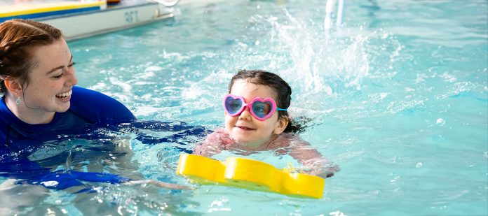 Juego acuático gratuito para bebés y niños en edad preescolar en Charlotte Aquatics