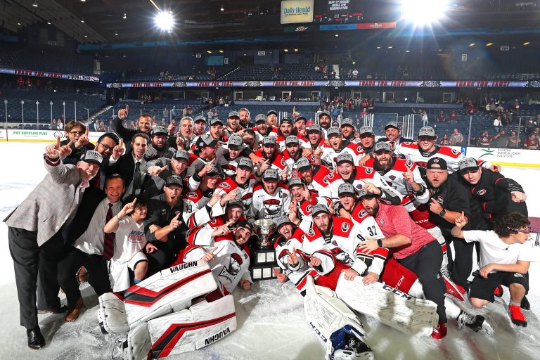 Los Checkers se enfrentarán a los Abbotsford Canucks en la final de la Copa Calder