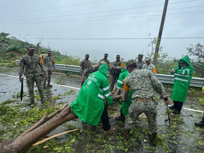 Huracán Erick se degradó a tormenta tropical por su paso a México