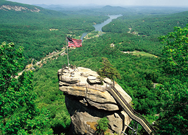 Parque Chimney Rock y la atracción Chimney Rock volverán a abrir sus puertas