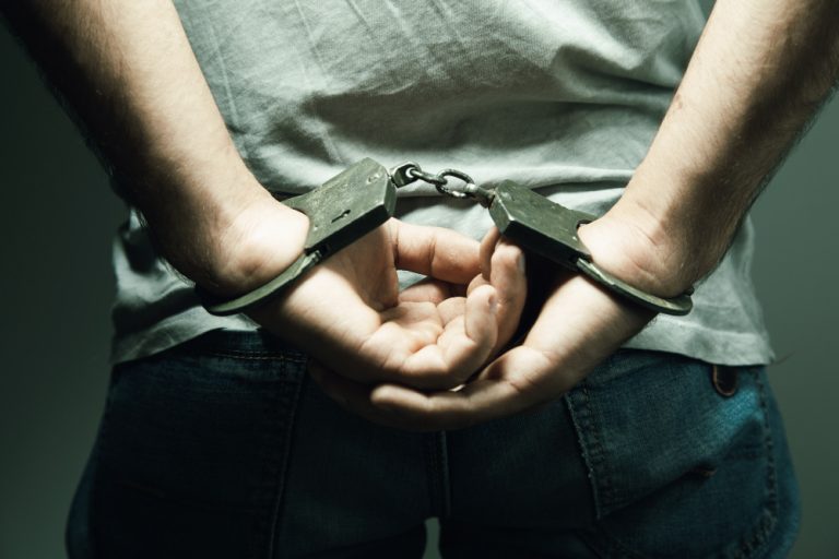 Arrestan a una exestrella de la NBA por participar en juegos de poker ilegales