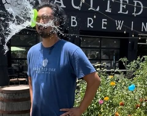 Juega Ultimate Human Battleship con globos de agua en Vaulted Oak Brewing