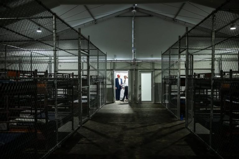 Departamento de Justica busca evitar el retraso en "Alligator Alcatraz"