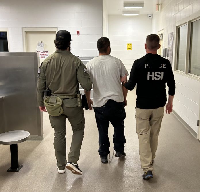 Detienen en Kansas a uno de los delincuentes más buscados en El Salvador