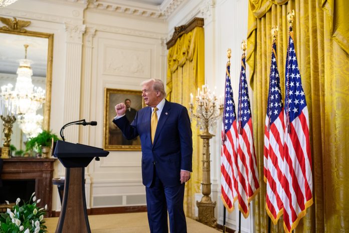 Donald Trump logra un acuerdo histórico de comercio con Japón